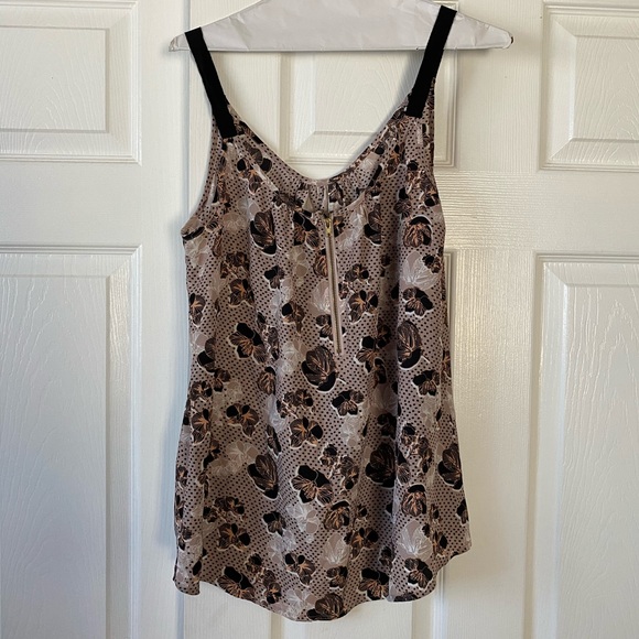 Tank - Picture 4 of 4